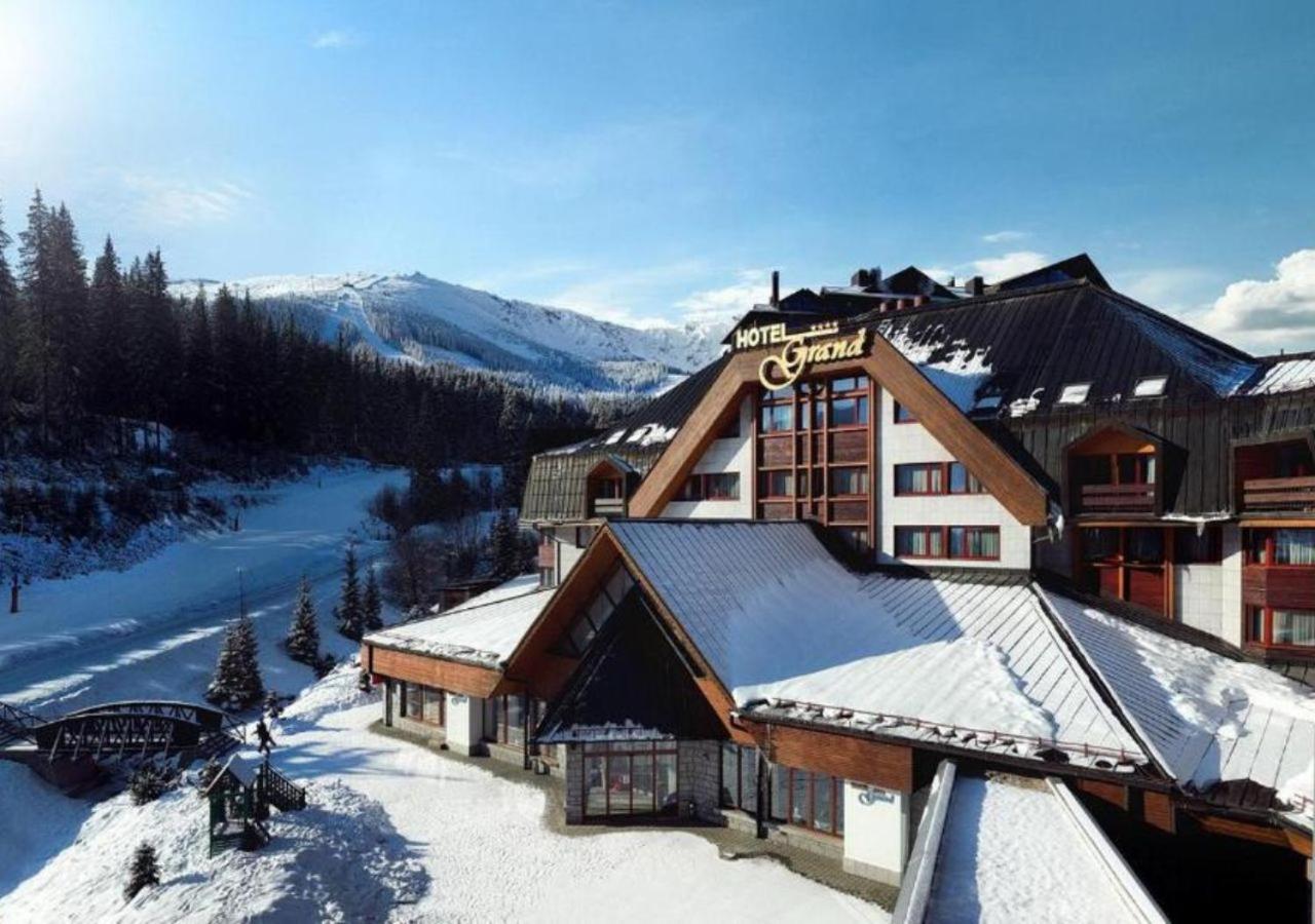 Hotel Grand Jasna Демановска Долина Екстериор снимка