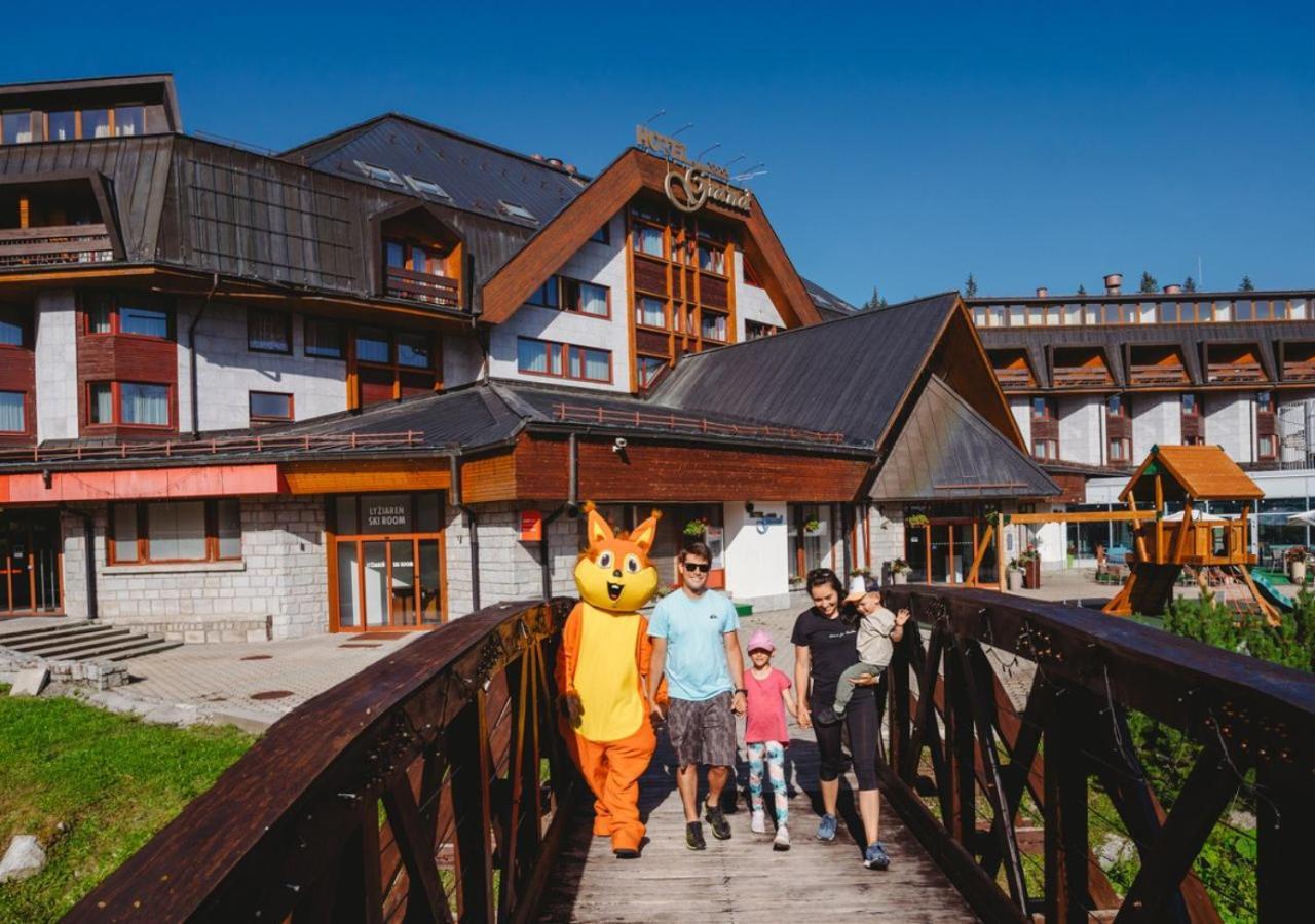 Hotel Grand Jasna Демановска Долина Екстериор снимка